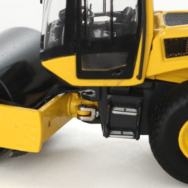Model - Vibračný valec BW 213 D-5 - Bomag