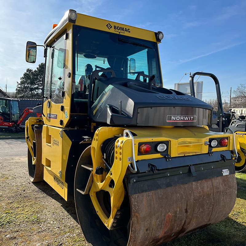 Živičný valec BOMAG BW 174 HYBRID